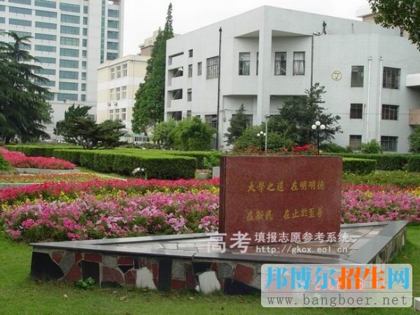 華東理工大學校園一角665