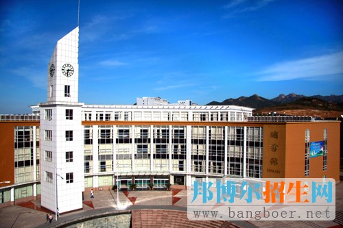 青島理工大學(xué)琴島學(xué)院校園一角8298