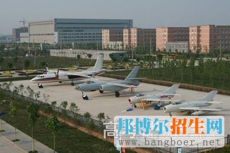 西安航空學(xué)院機(jī)務(wù)乘務(wù)實(shí)習(xí)區(qū)4624