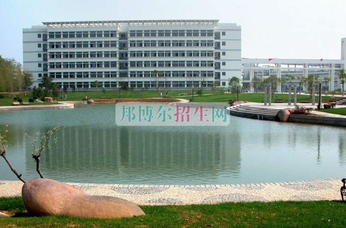 安徽工業(yè)大學(xué)工商學(xué)院2016年招生簡章