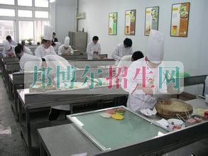 初中畢業(yè)讀廚師