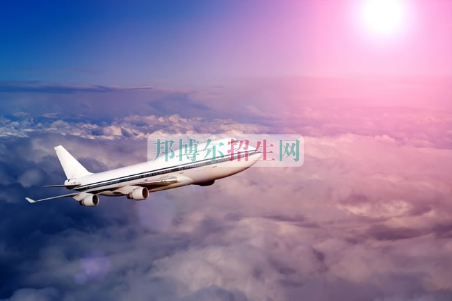 高中生可以讀航空服務(wù)嗎