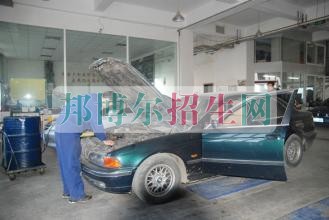 成都初中生可以讀汽車整形技術嗎