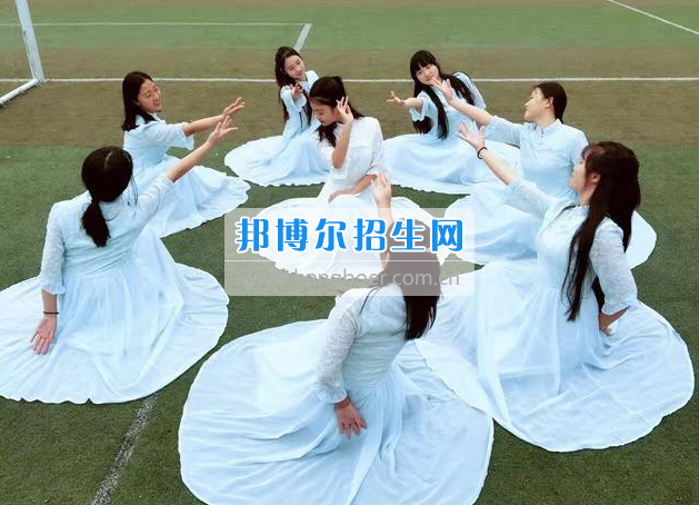 眉山科學(xué)技術(shù)學(xué)校2017年招生簡(jiǎn)章