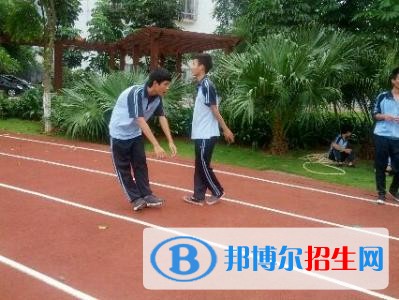 楚雄女生上什么中專學校比較好