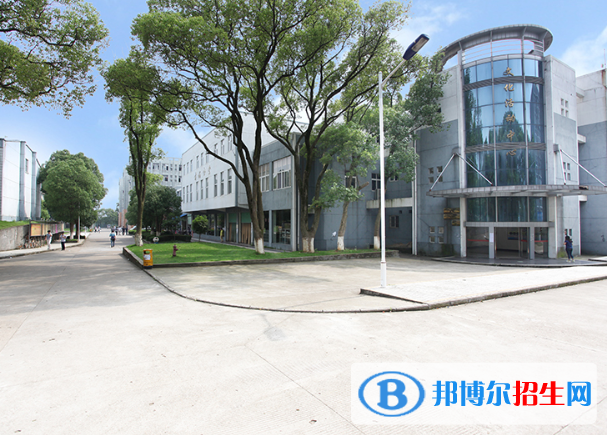 江西青年職業(yè)學(xué)院五年制大專2020年學(xué)費、收費多少