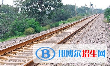 江蘇職高和鐵路學(xué)校有哪些區(qū)別