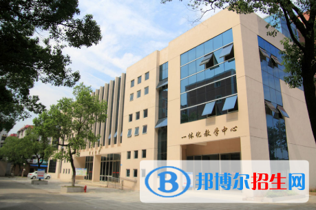 江西現(xiàn)代技師學(xué)院2020年報(bào)名條件、招生要求、招生對(duì)象