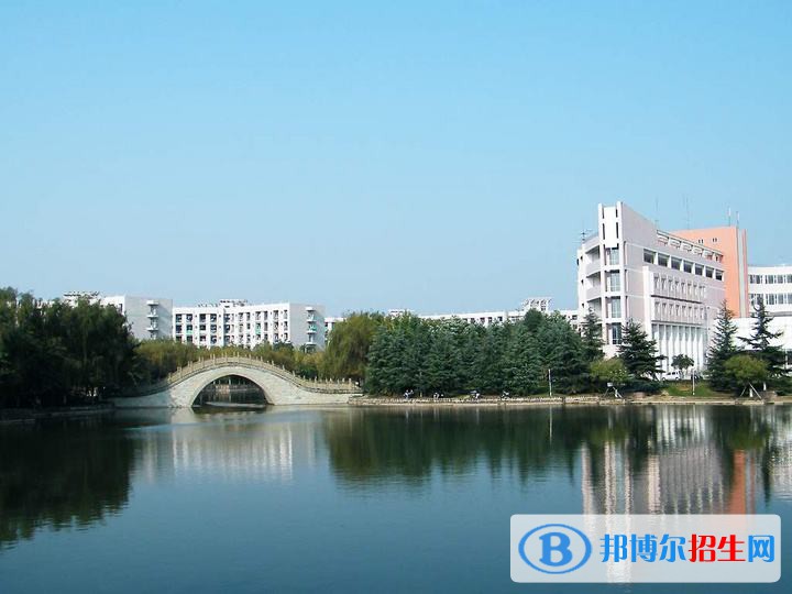 咸寧衛(wèi)生學(xué)校2020年報名條件、招生要求、招生對象