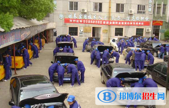 華中高級(jí)職業(yè)技術(shù)學(xué)校1