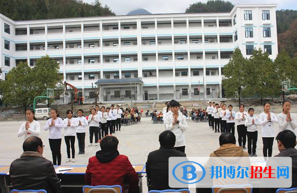 興山職業(yè)教育中心2020年報(bào)名條件、招生要求、招生對(duì)象
