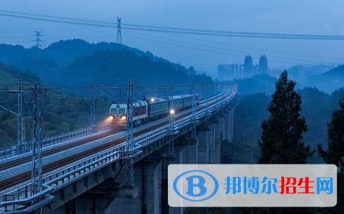 成都2020年怎么讀鐵路學校