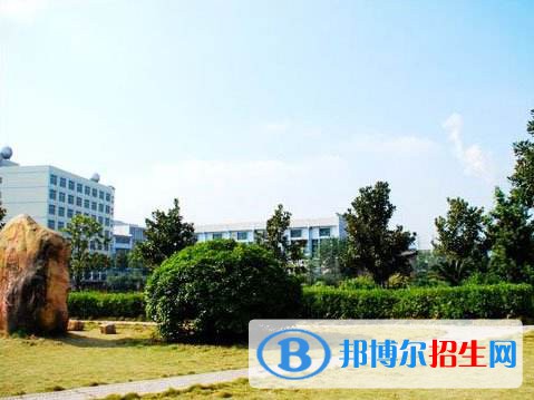 鄭州科技中等專業(yè)學(xué)校2021年報名條件、招生要求、招生對象