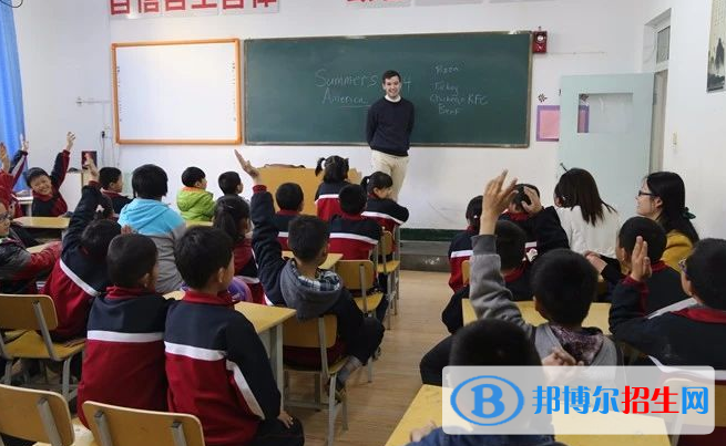 西安臨潼華樂學(xué)校初中部怎么樣、好不好