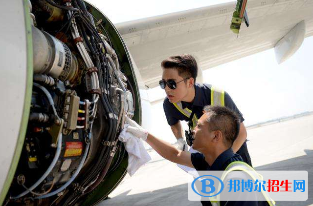 湖北2020年男生上什么航空服務學校好