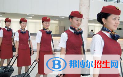 武漢2021年女生學(xué)航空服務(wù)學(xué)校有前途嗎