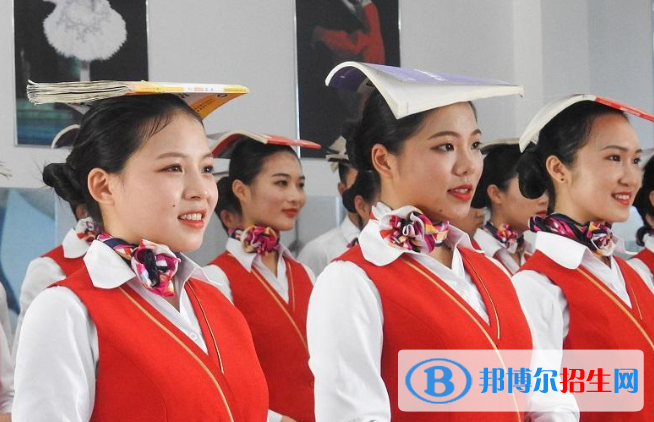 武漢2021年初中生可以去航空服務(wù)學(xué)校嗎