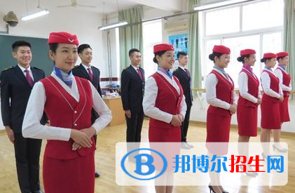 武漢2021年男生讀航空服務(wù)學(xué)校學(xué)什么好