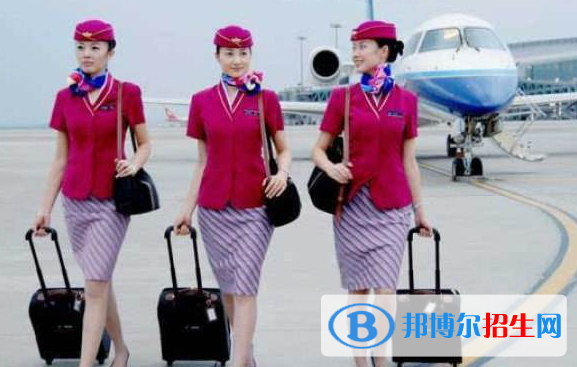 武漢2021年女生讀航空服務(wù)學(xué)校