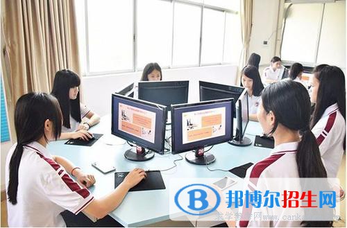 四川2021年電子商務學校適合女生學嗎