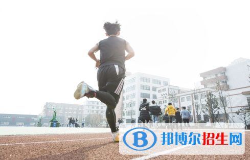 成都2021年初中畢業(yè)女生讀什么中專學校好