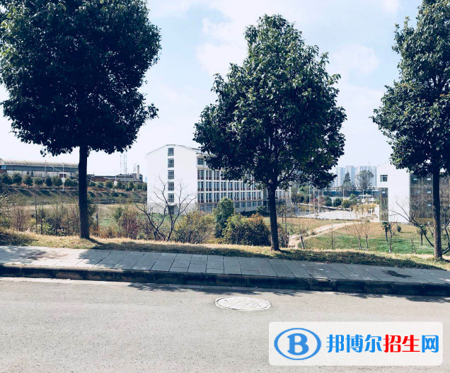 云南省民族中等專(zhuān)業(yè)學(xué)校2021年報(bào)名條件、招生要求、招生對(duì)象