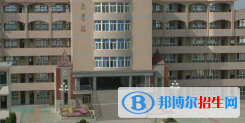 臨泉縣科技信息學(xué)校2021年宿舍條件 