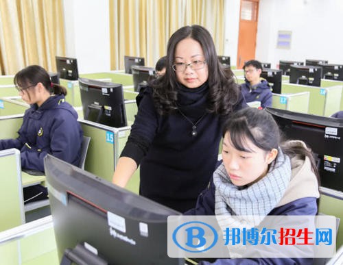 貴陽2021年女生適合計算機(jī)學(xué)校嗎