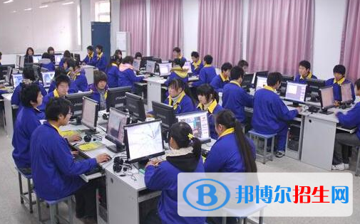 杭州2021年計算機學校都有什么專業(yè)適合女生