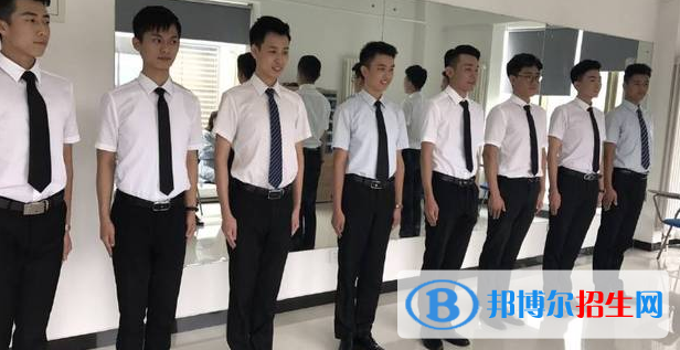 河北2022年航空服務(wù)學(xué)校有哪些專業(yè)適合男生