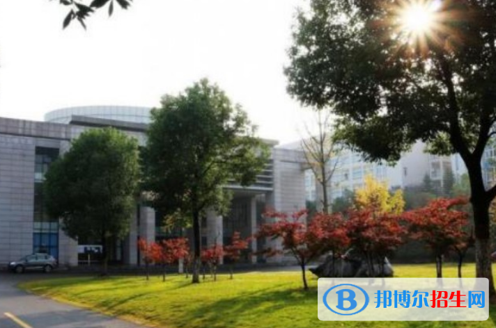 重慶市醫(yī)藥科技學(xué)校怎么樣、好不好