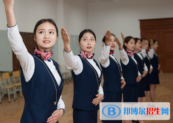 河北2022年適合女生的航空服務(wù)學(xué)校