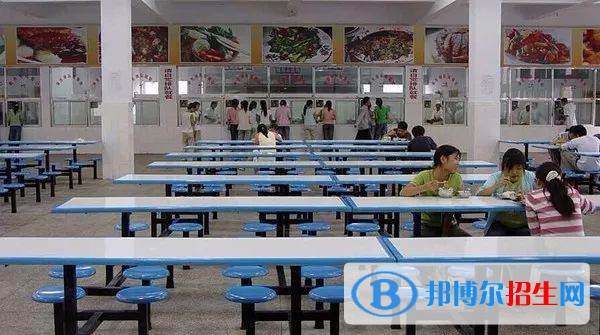西安利君醫(yī)藥技工學校2022年宿舍條件