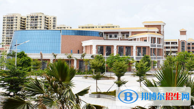 華東師范大學(xué)第二附屬中學(xué)樂(lè)東黃流中學(xué)2023年報(bào)名條件、招生要求、招生對(duì)象 