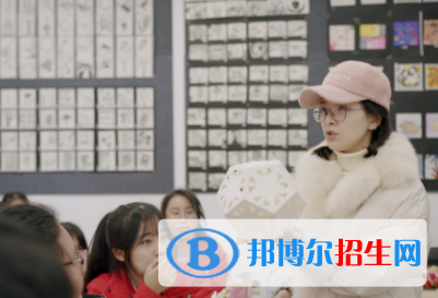 杭州2023年女生上中專學(xué)校學(xué)什么好