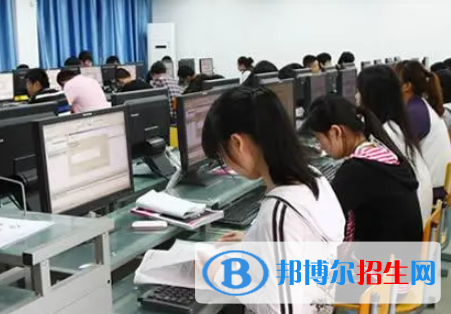 廣東2023年女孩上計算機學(xué)校學(xué)什么好