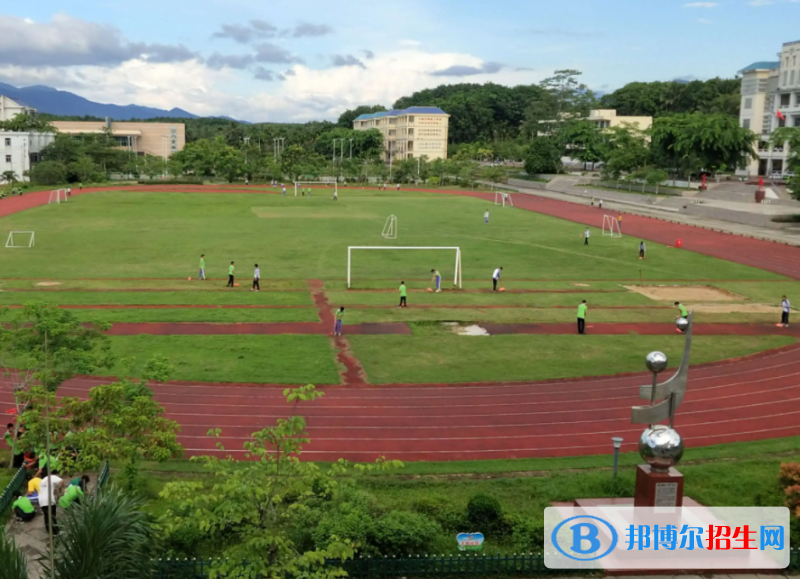 萬寧市民族中學(xué)地址在哪里，哪個(gè)地區(qū)，哪個(gè)城市