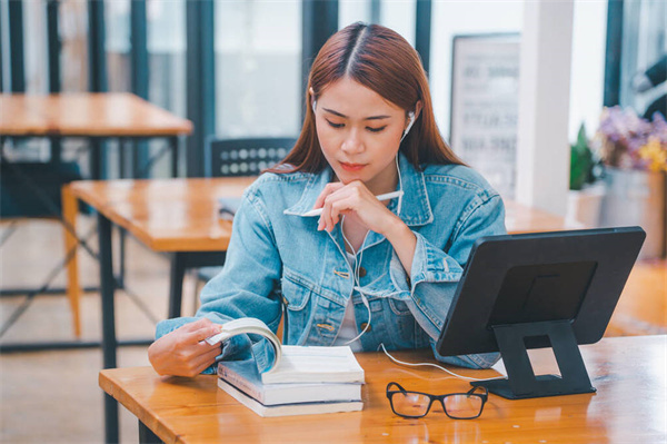 信陽開設(shè)美容美體專業(yè)的中職學(xué)校名單一覽表