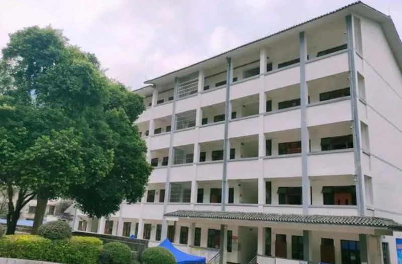 2024陽朔縣中等職業(yè)技術(shù)學(xué)校多少錢 陽朔縣中等職業(yè)技術(shù)學(xué)校各專業(yè)學(xué)費收費標(biāo)準(zhǔn)