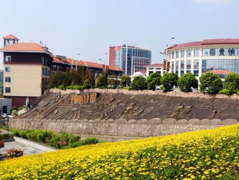 貴州2025年鐵路學(xué)校報(bào)名條件