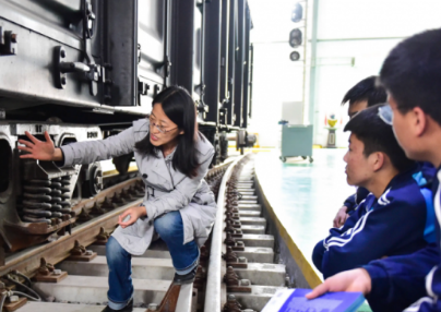 湖南2025年女生適合鐵路學(xué)校嗎