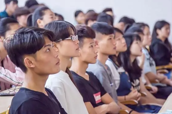 隨州技師學(xué)院第二十一屆校園文化藝術(shù)節(jié)圓滿閉幕