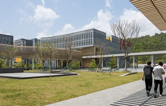 “青春為中國式現代化挺膺擔當” 鄭州藝術幼兒師范學校舉行 主題團日活動暨新團員入團宣誓儀式