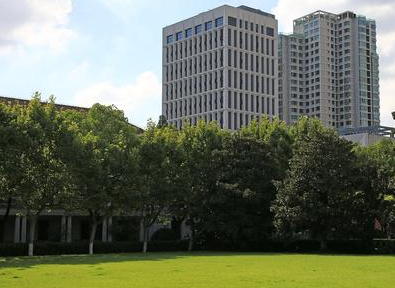 徐州市委統(tǒng)戰(zhàn)部領導來徐州生物工程職業(yè)技術學院中專部調研指導工作