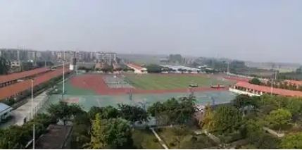 強項中學(xué)地址，乘車路線