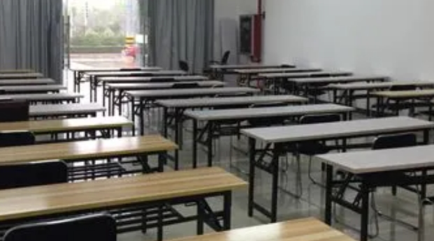 南京商業(yè)學(xué)校國貿(mào)系聯(lián)合寶塔街道幕府西路社區(qū)舉辦垃圾宣講活動(dòng)